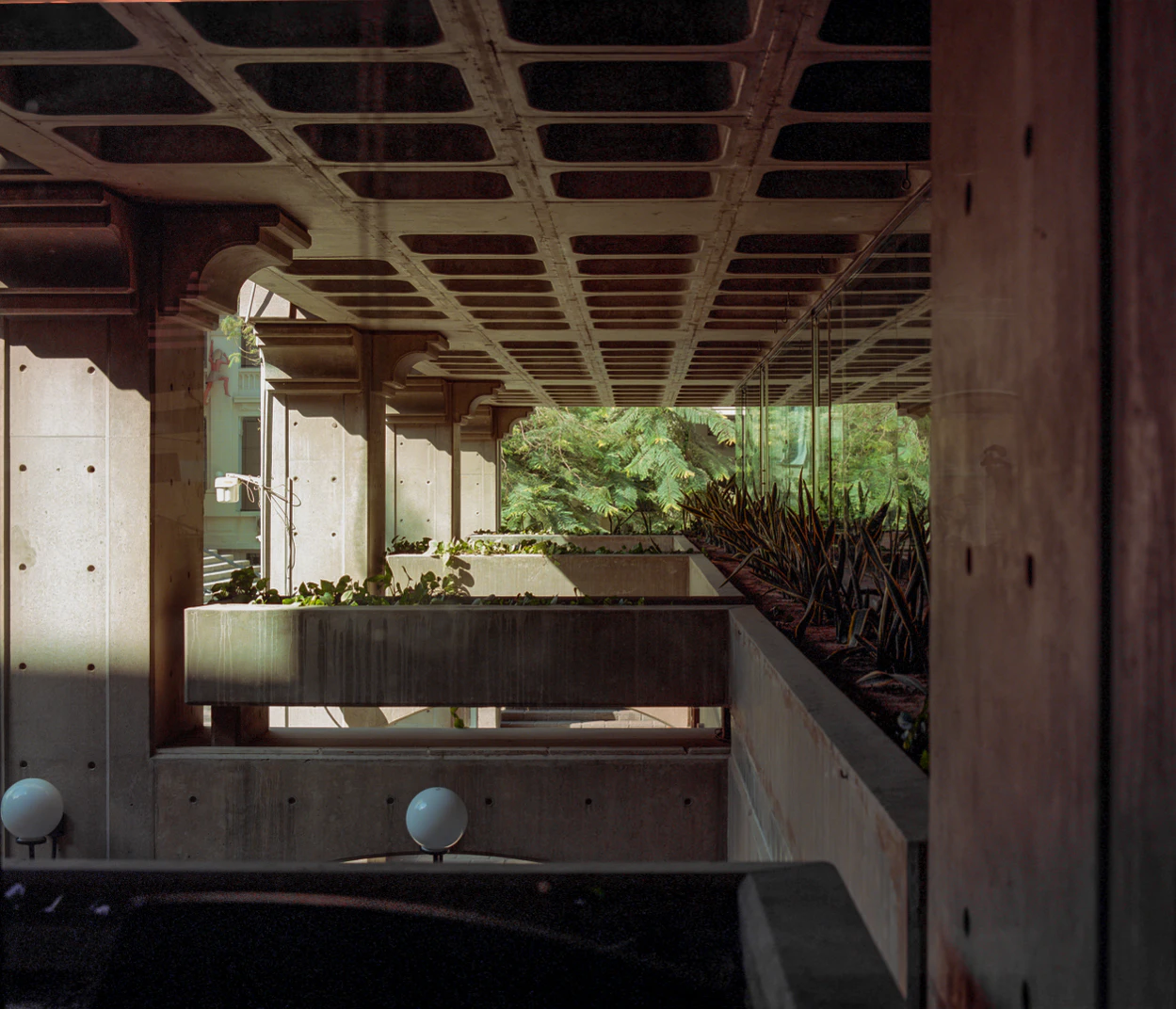 Jamele Management Centre: view looking through the first - floor mezzanine level entrance