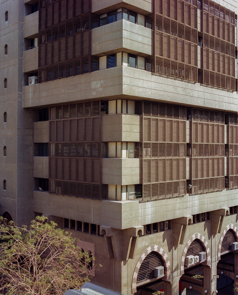 Jameel Management Centre: Corner details of the fair-faced concrete façade